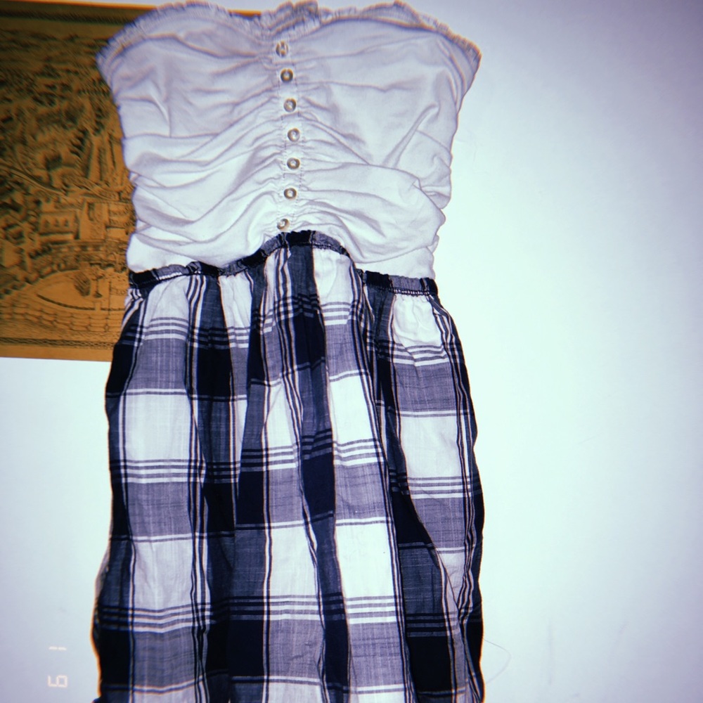 Adorable white/plaid sleeveless dress